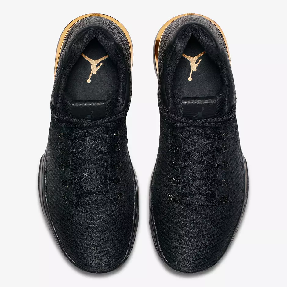 Aer Jordan XXX1 Óir Dubh Triple Íseal 897564-023