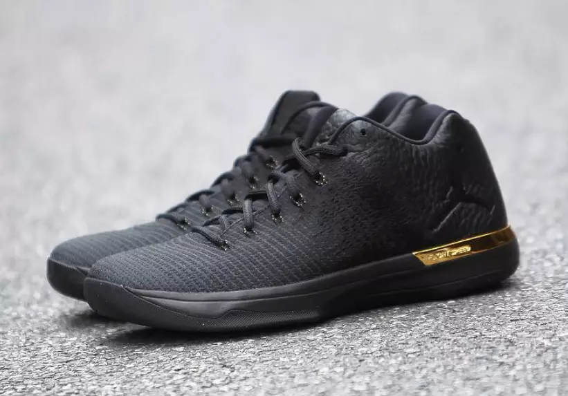 Air Jordan 31 Emas Hitam Rendah