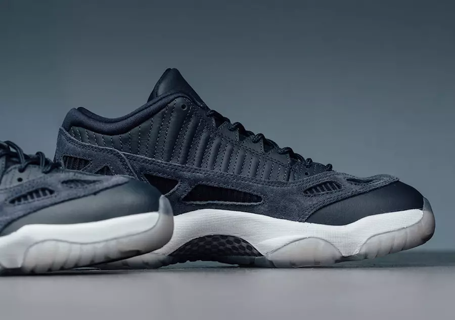 Air Jordan 11 IE Low Navy Blanc