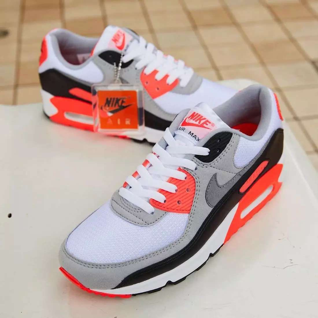 Nike Air Max 90 Tanggal Rilis Inframerah CT1685-100