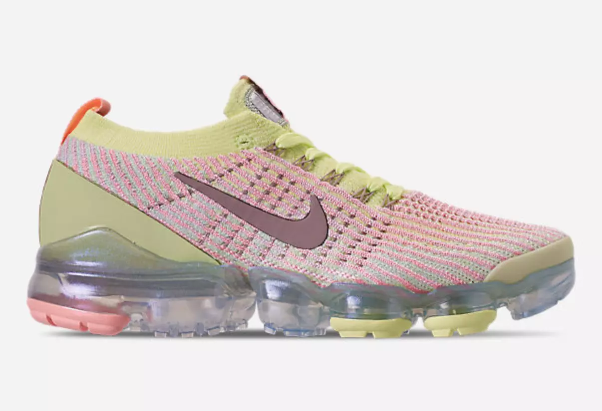 Nike Air VaporMax 3.0 išleidžiamas vos voltų ir rožinės spalvos atspalviu