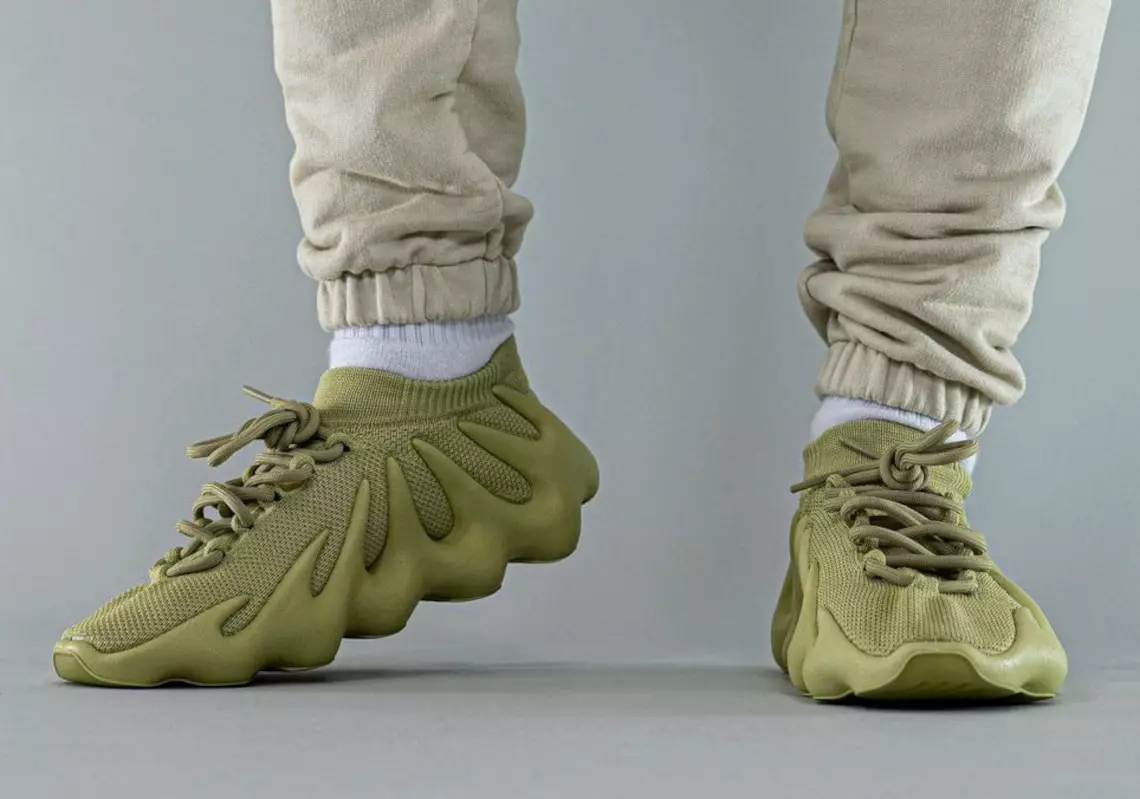 Adidas Yeezy 450 gyanta megjelenési dátuma lábon