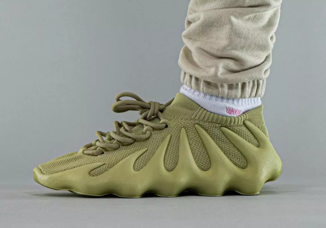 Adidas Yeezy 450 vaigu väljalaskekuupäev jalgadel