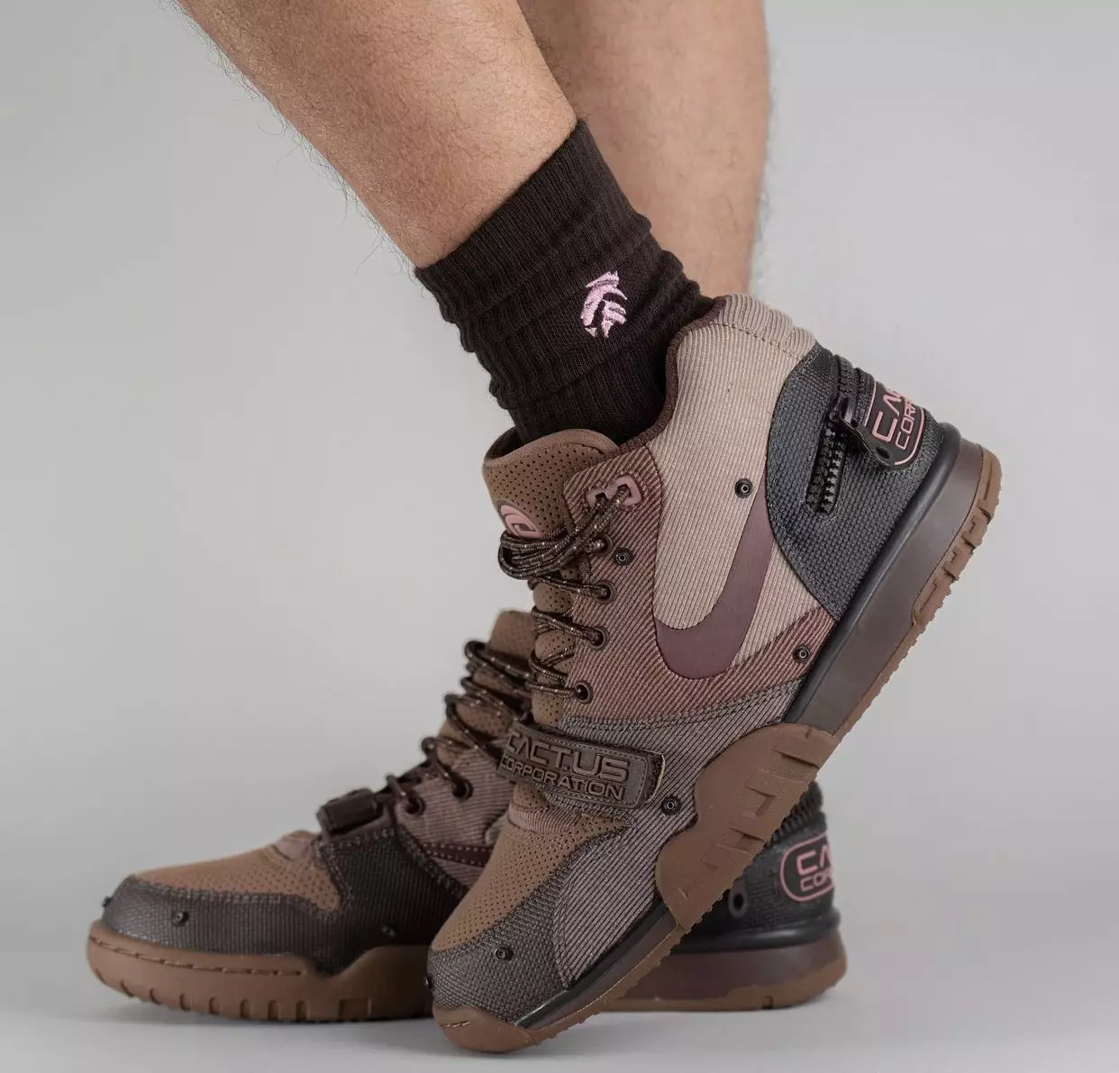 Travis Scott Nike Air Trainer 1 Wheat DR7515-200 Թողարկման ամսաթիվ On-Feet