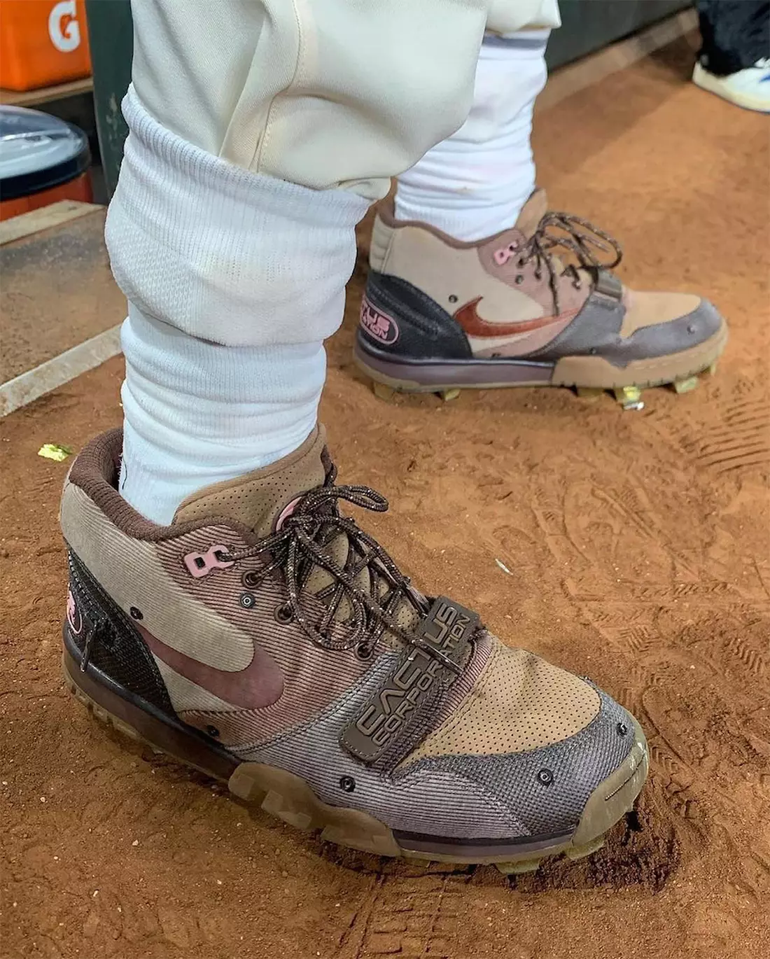 Travis Scott Nike Air Trainer 1 2022 Megjelenés dátuma