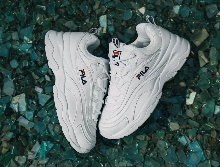 FILA レイ チャンキー ダッド シューズ