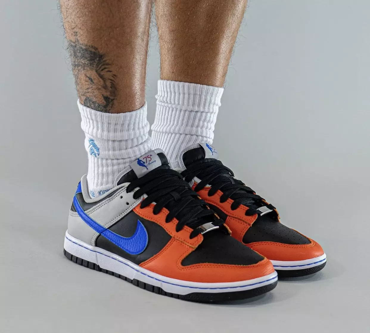 NBA Nike Dunk Low Knicks 75th Anniversary DD3363-002 on-feet