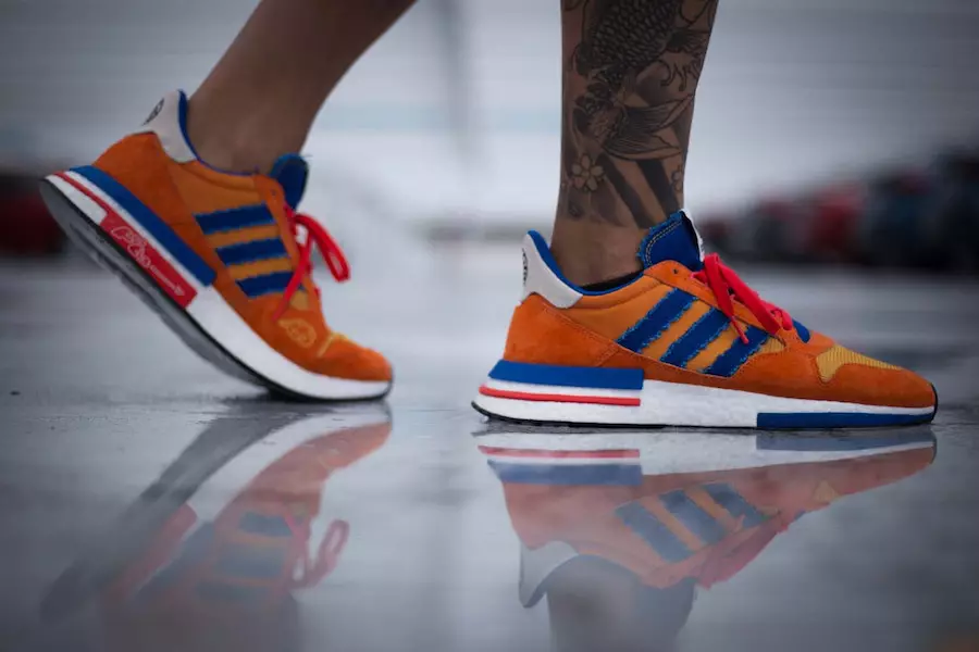 ドラゴンボール Z x adidas ZX 500 RM 孫悟空 On-Feet 写真