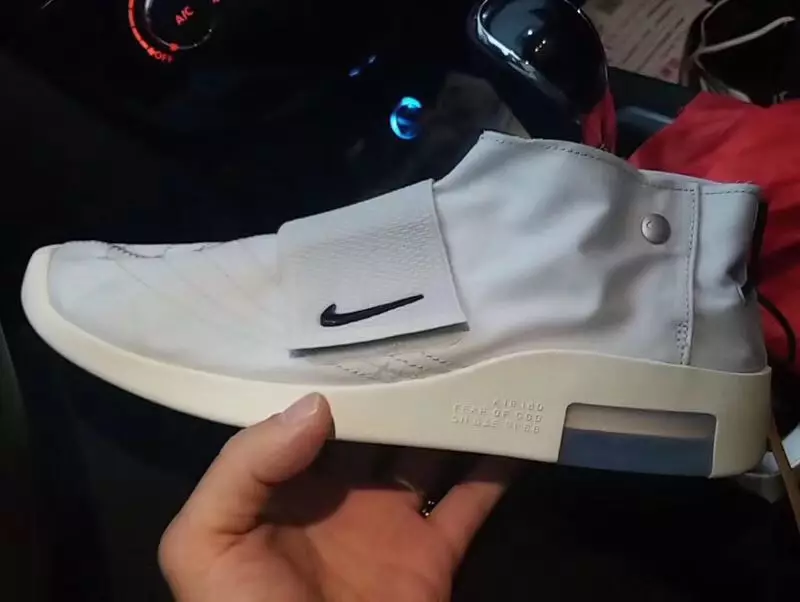 Nike Air Fear of God Moccasin Light Bone Data lansării