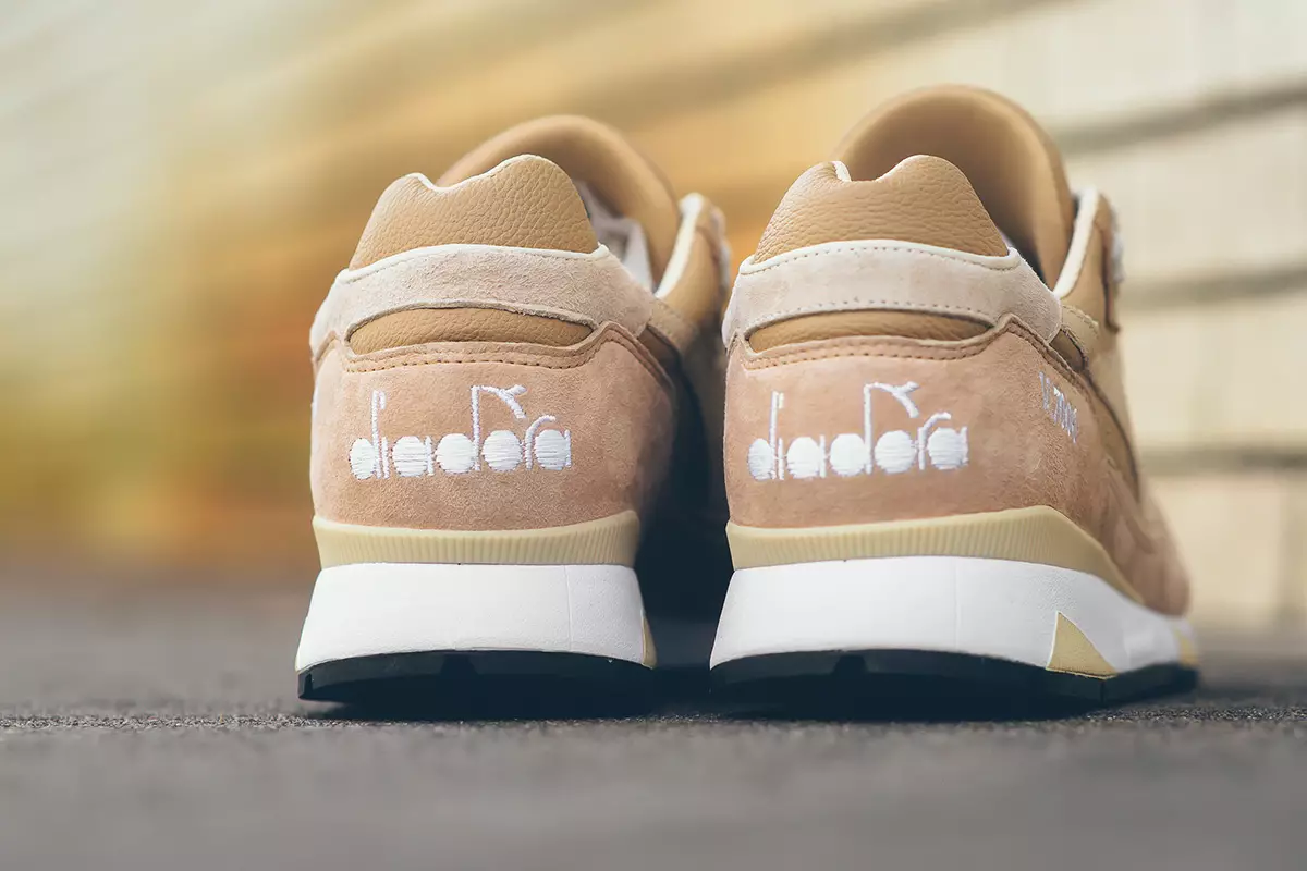 Diadora V7000 Italia Bleget Sand Croissant