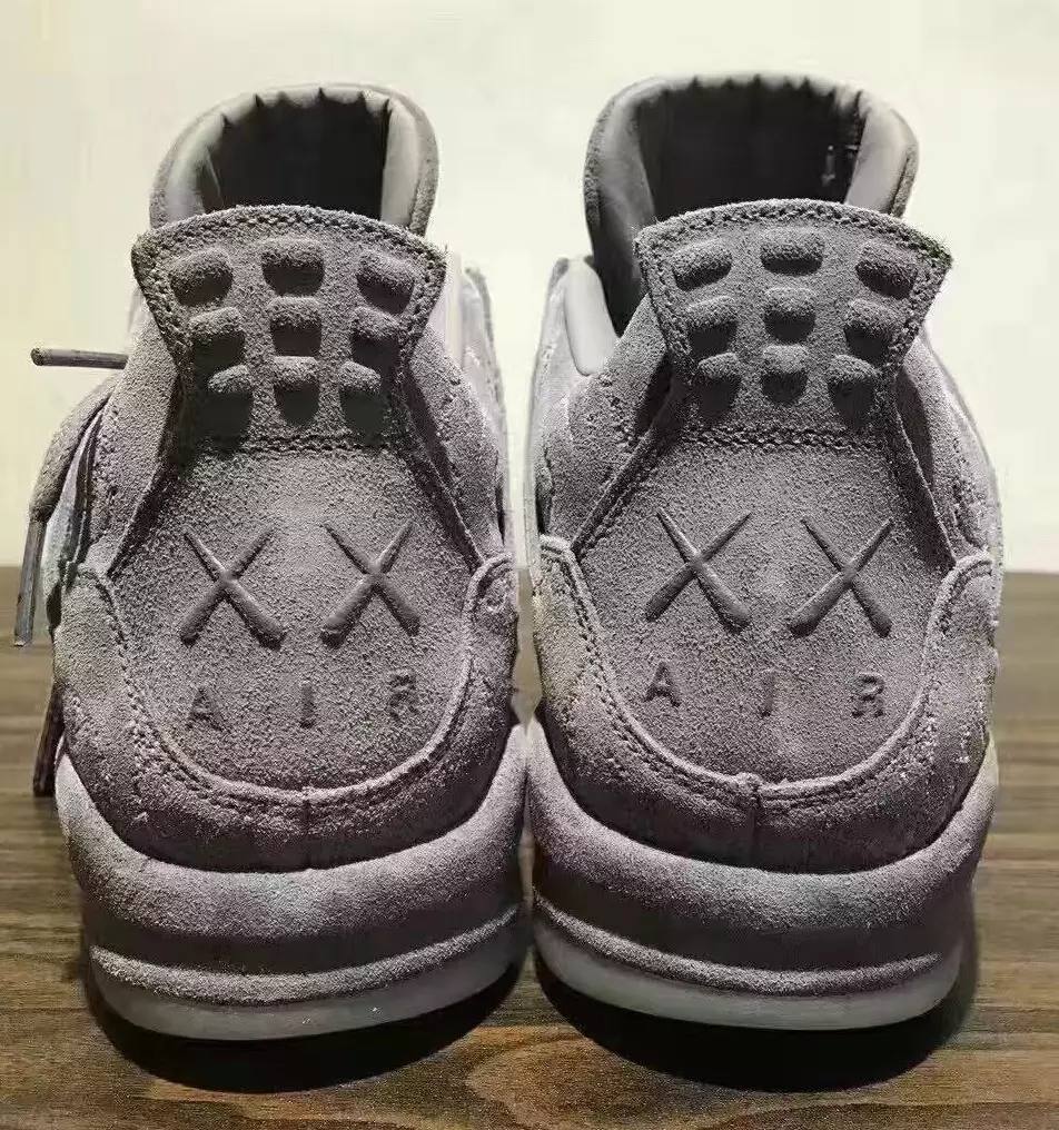 Санаи барориши Air Jordan 4 KAWS