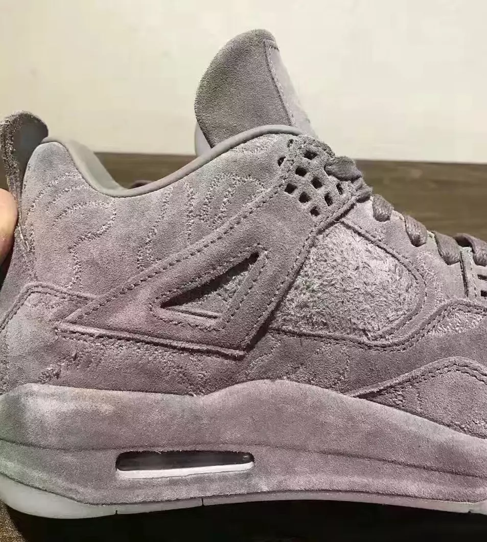 Data de lançamento do Air Jordan 4 KAWS