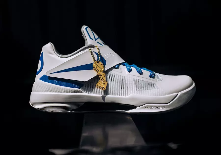 Nike KD 4 IV Thunderstruck Art of A Champion