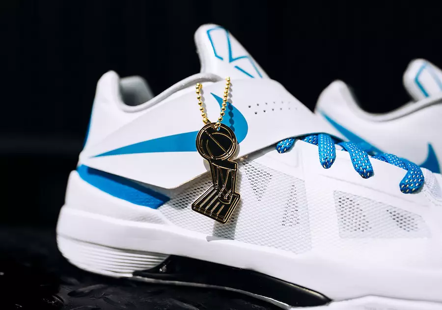 Nike KD 4 IV Thunderstruck קונסט פון אַ מייַסטער