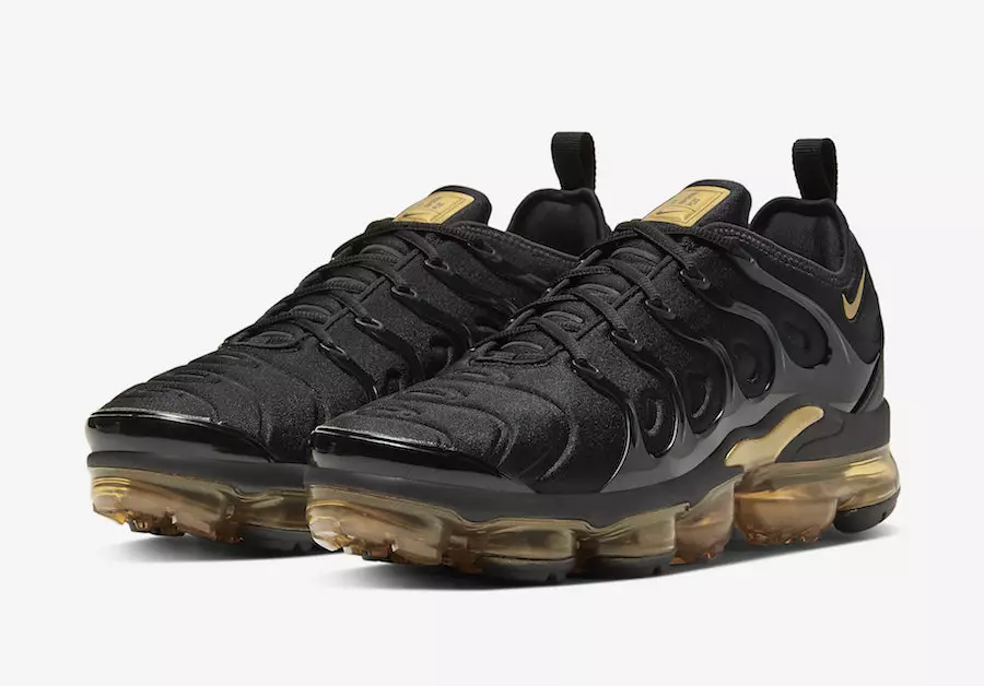 Nike Air VaporMax Plus یک تغییر رنگ مشکی و طلایی لوکس دریافت می کند