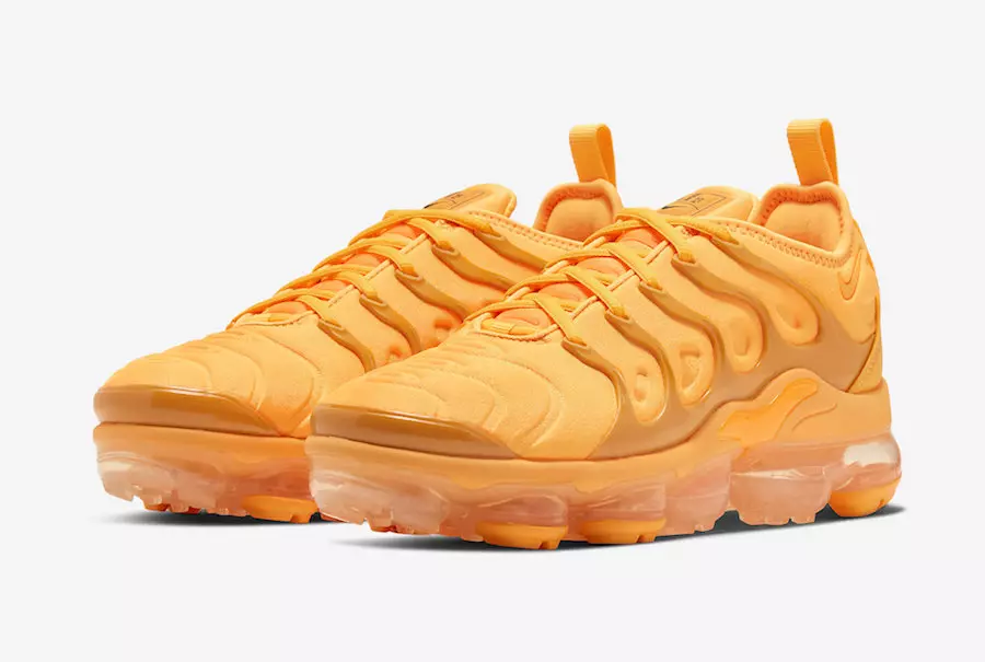 Nike Air VaporMax Plus מכוסה במלואה בצבע כתום