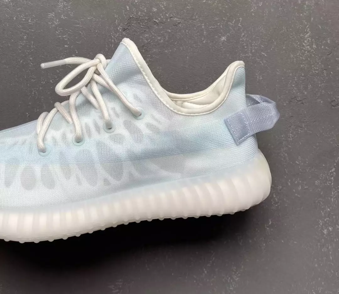 adidas Yeezy Boost 350 V2 Mono Ice GW2869 Data di rilascio