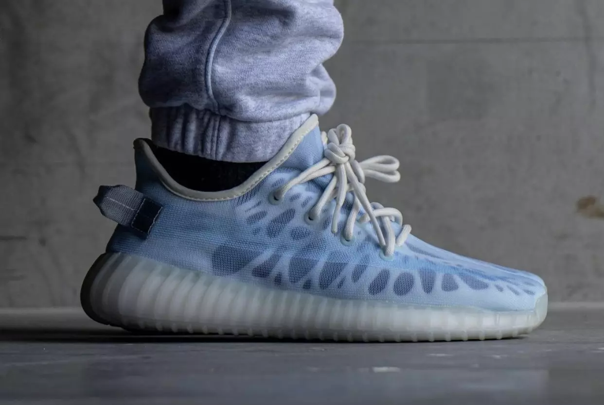 adidas Yeezy Boost 350 V2 Mono Ice GW2869 온피트