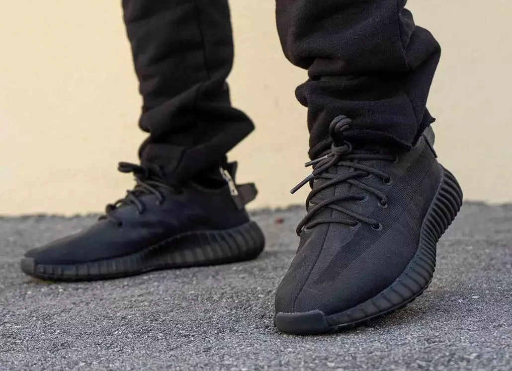 adidas Yeezy Boost 350 V2 모노 블랙 출시일