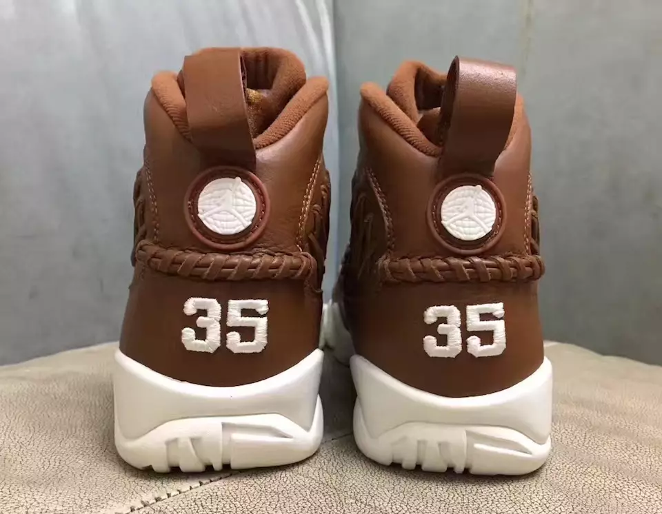 Yksityiskohtainen katsaus Air Jordan 9 -pesäpallokäsineeseen ruskeasta nahasta