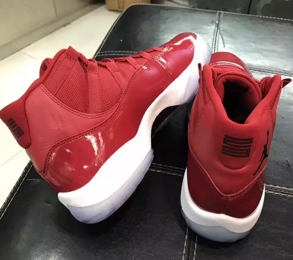 Air Jordan 11 толори Red Чикаго бастабандӣ