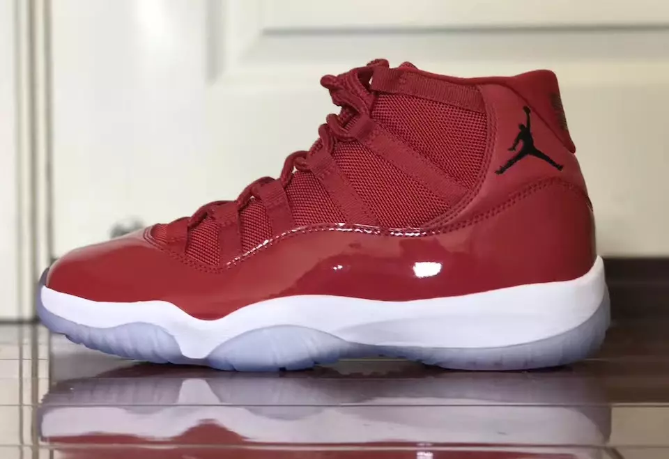 Air Jordan 11 Gym Rød Svart Hvit Chicago 378037-623