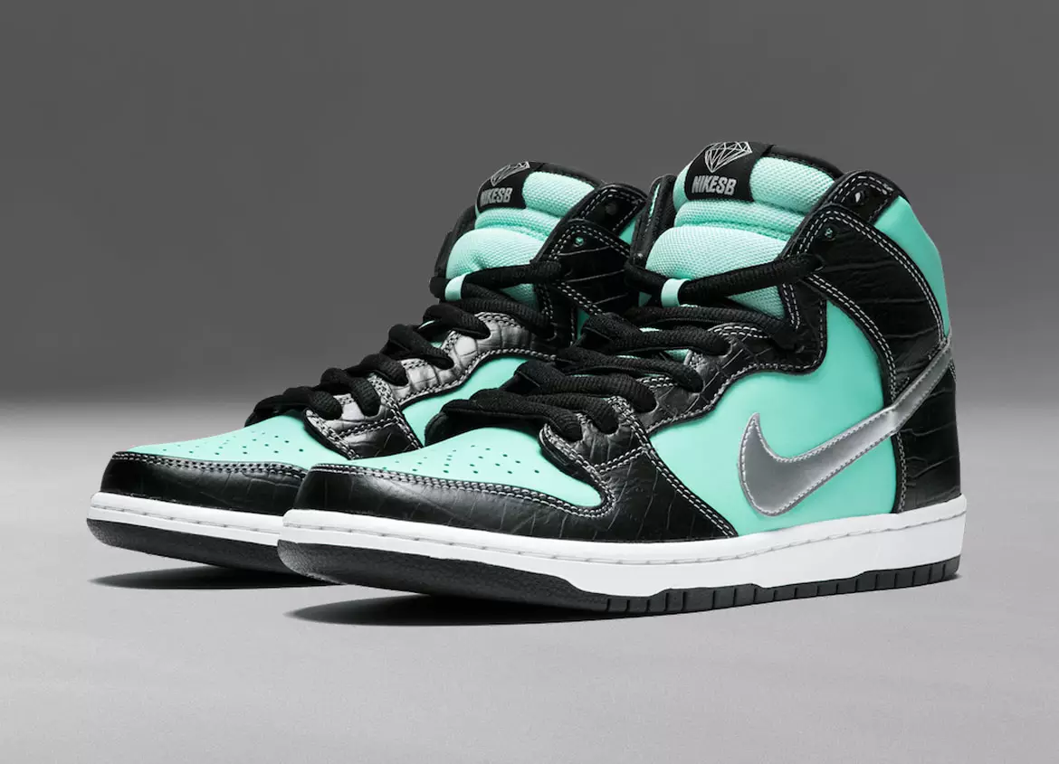 Sneaker Talk. Diamond Supply Co. x Nike SB Dunk High 21575_1