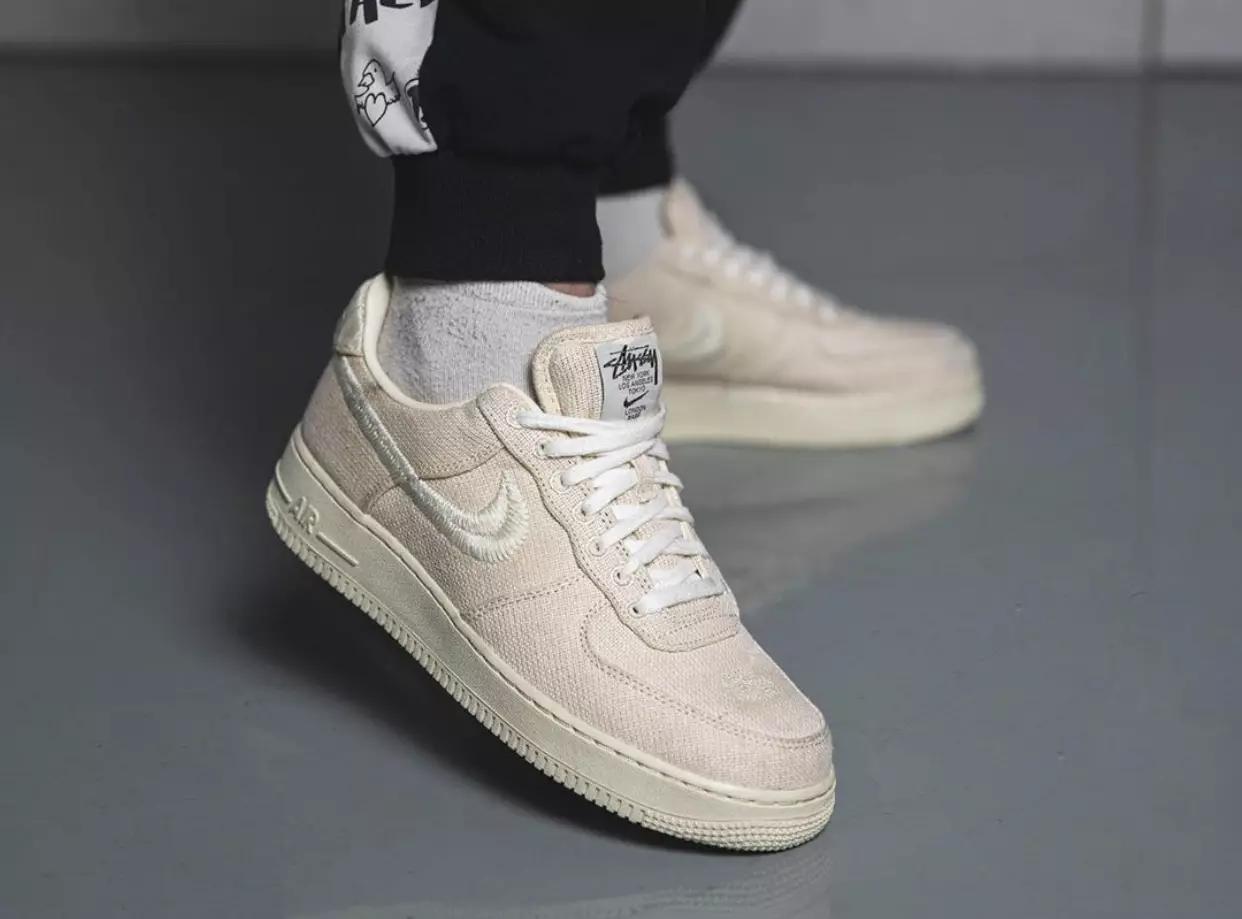 Stussy Nike Air Force 1 फॉसिल स्टोन CZ9084-200 रिलीज की तारीख ऑन-फीट