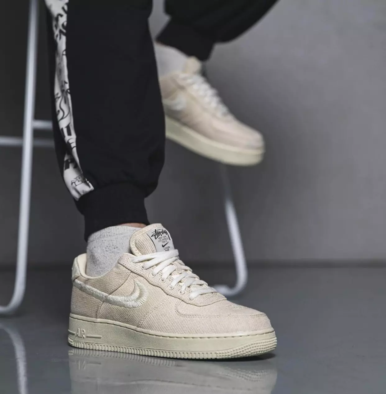 Stussy Nike Air Force 1 Fossil Stone CZ9084-200 Data tal-Ħruġ fuq is-saqajn