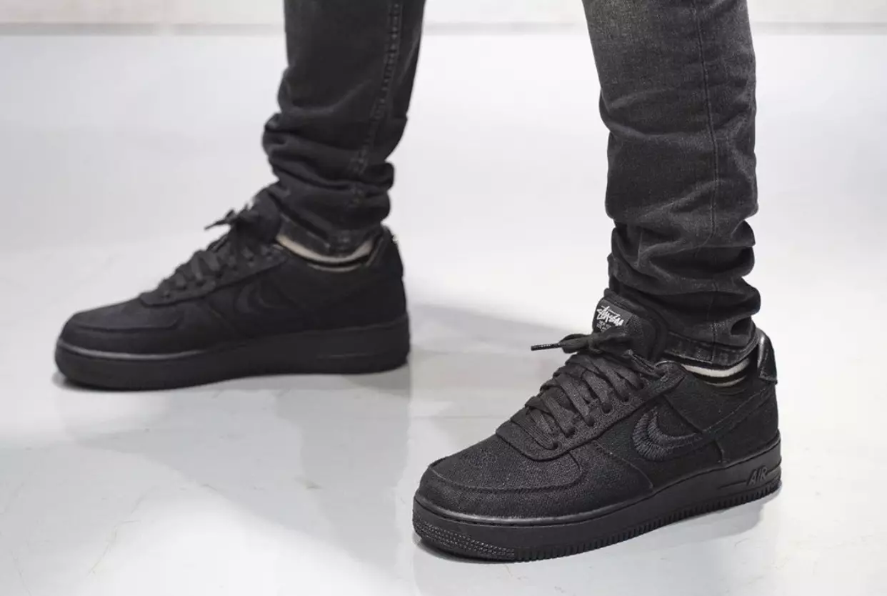 Stussy Nike Air Force 1 Low Black CZ9084-001 تاريخ الإصدار على القدمين