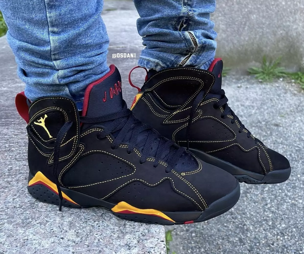 Air Jordan 7 Citrus 2022 CU9307-081 تاريخ الإصدار على القدمين