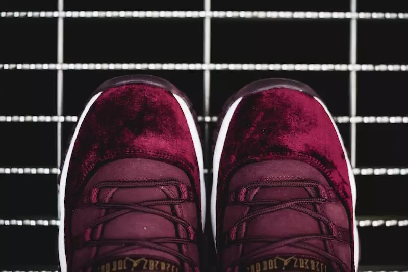 Air Jordan 11 Night Maroon Rojo Terciopelo