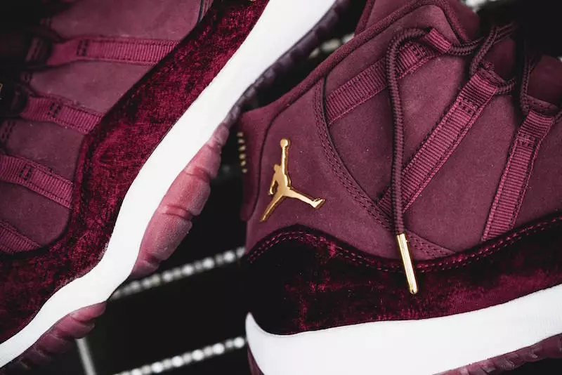 Air Jordan 11 Night Maroon Rojo Terciopelo