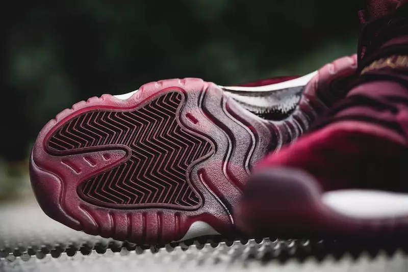 Air Jordan 11 Nacht Kastanjebruin Rood Fluweel