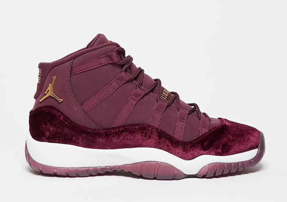 Aer Jordan 11 Oíche Maroon Veilbhit Dearg