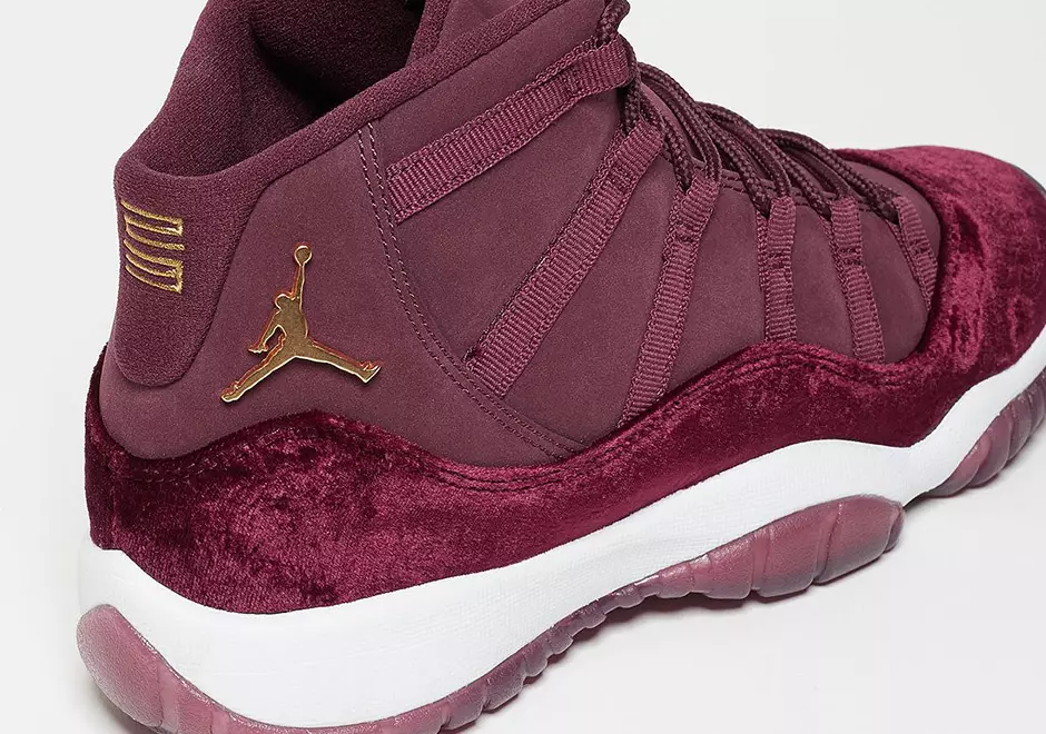 Aer Jordan 11 Oíche Maroon Veilbhit Dearg