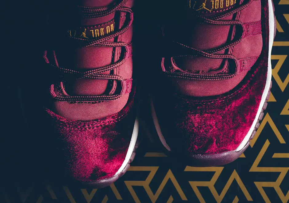 Air Jordan 11 di velluto rosso