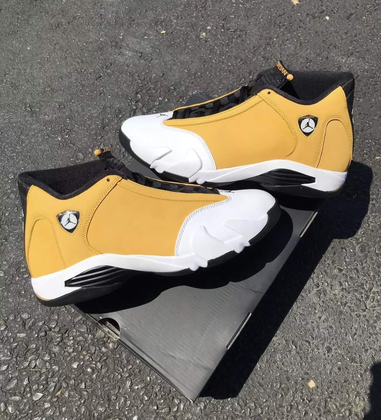 Air Jordan 14 Tangawizi Mwanga 487471-701 Tarehe ya Kutolewa