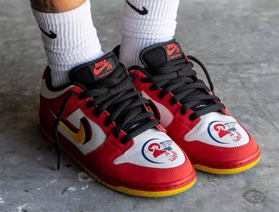 Nike SB Dunk Low Vietnam 309242-307 väljalaskekuupäev jalgadel