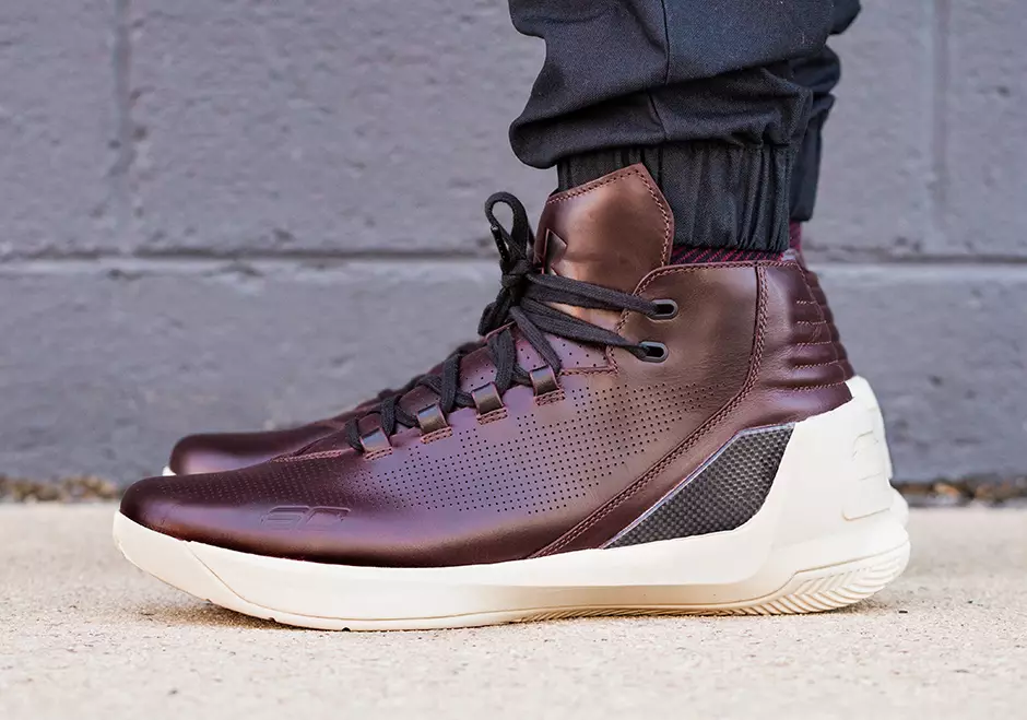 UA Curry 3 Lux Oxblood レザー サウスカロライナ