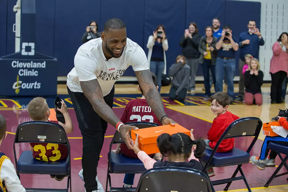 Nike LeBron Soldier 10 FlyEase