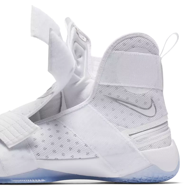 Nike LeBron Soldier 10 FlyEase