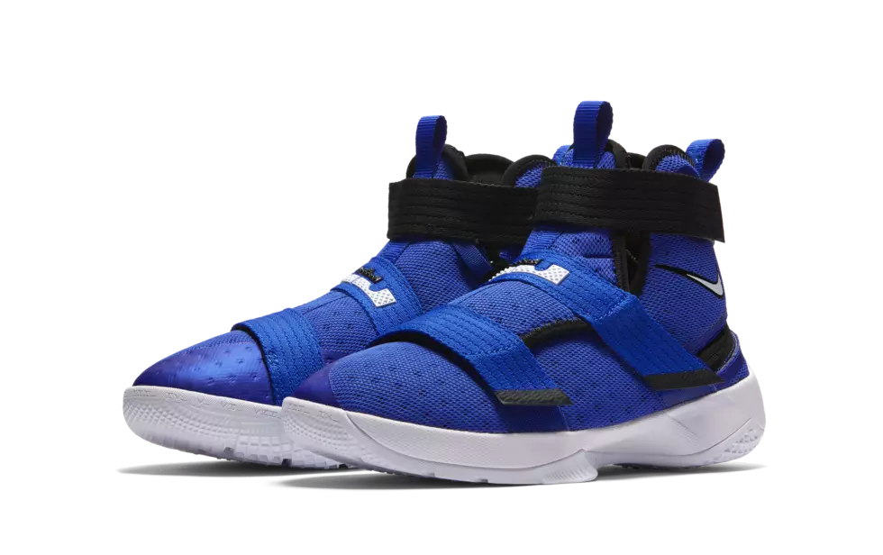 Nike LeBron Soldier 10 FlyEase