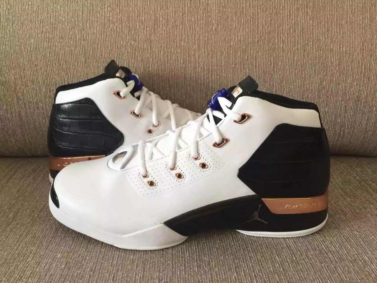 Aer Jordan 17 Copper Retro 2016