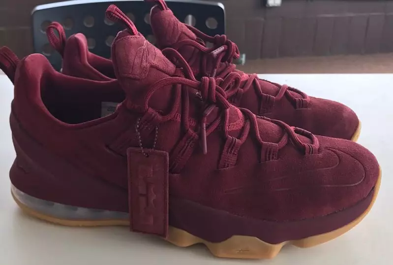 دو رنگ نایک LeBron 13 Low Premium برای ماه ژوئن