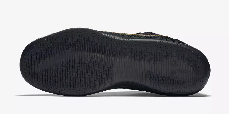 Nike Kobe 11 FTB Memudar ke Black Mamba