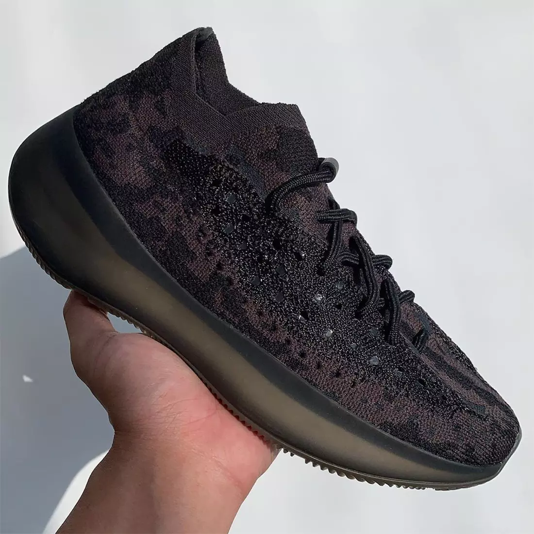 adidas Yeezy Boost 380 Onyx FZ1270 Data lansării