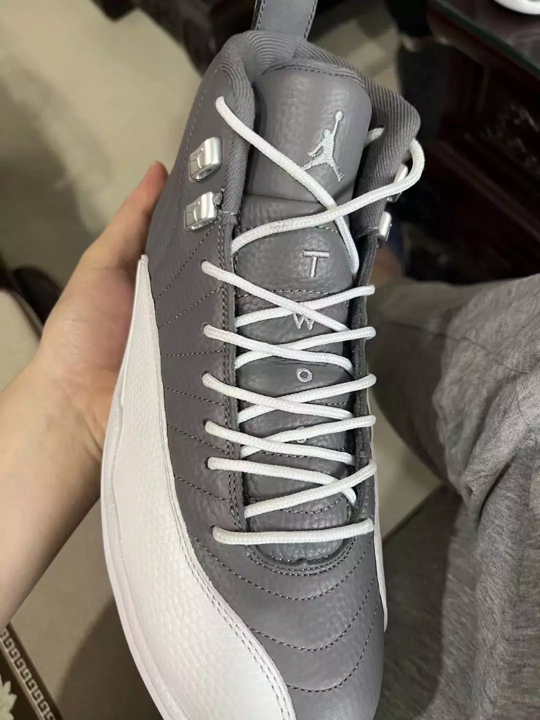 Ngày phát hành Air Jordan 12 Stealth CT8013-015