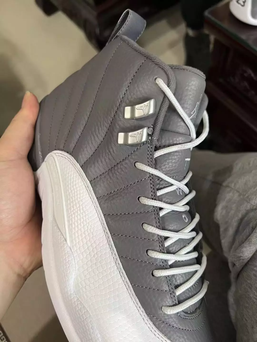 Ngày phát hành Air Jordan 12 Stealth CT8013-015