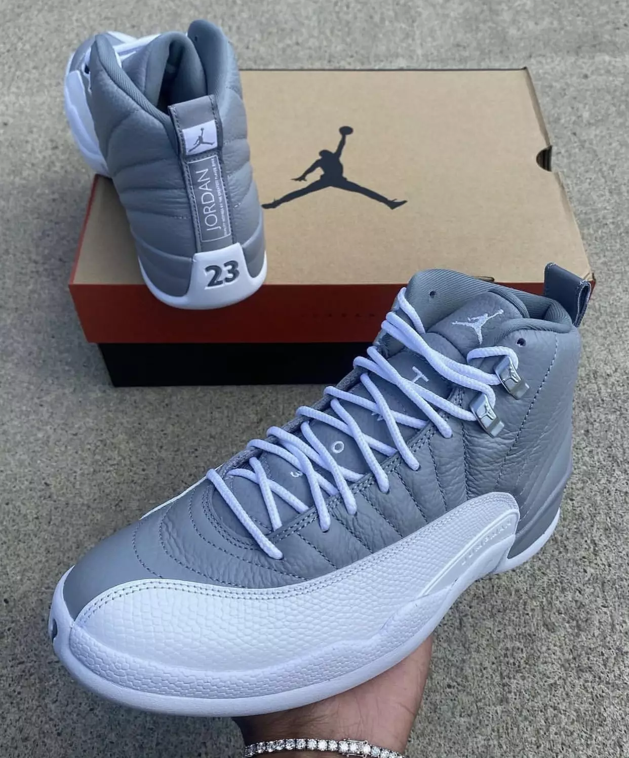 Air Jordan 12 Stealth CT8013-015 шығарылым күні қолмен